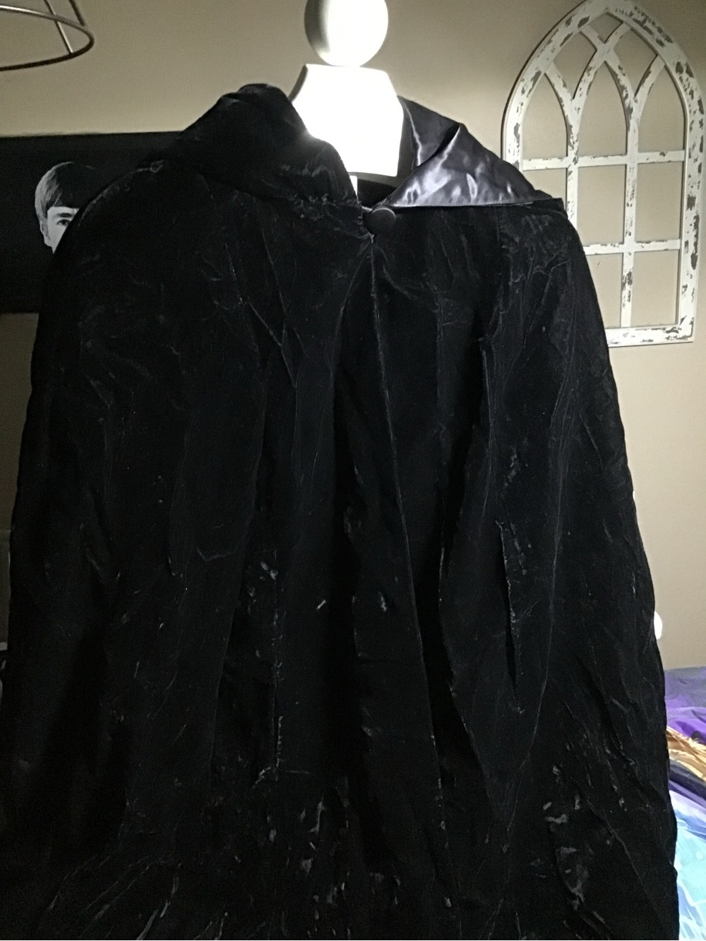 Vintage A.J. Bari velvet crush black cape one size